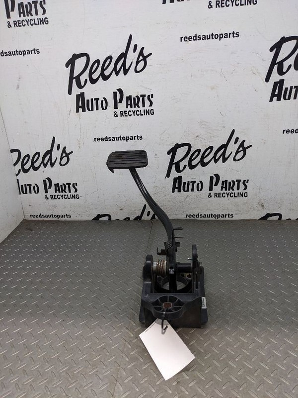 19-22 GMC Sierra 2500 Silverado 2020 Brake Foot Stop Pedal Pad 1176649