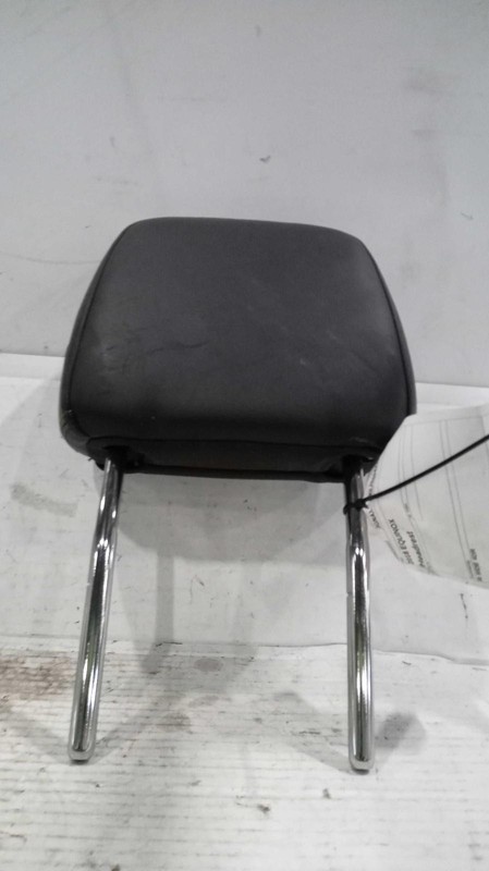 2018 Chevrolet Equinox Red Right Side Headrest OEM 4473648 134K Miles