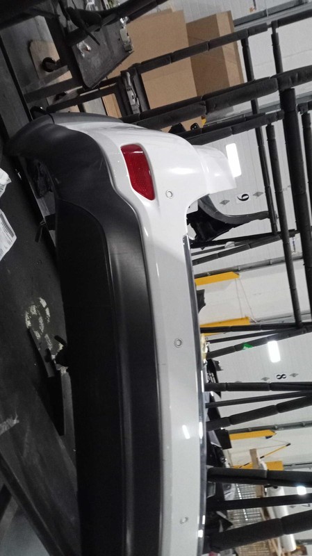 2015 Jeep Grand Cherokee OEM White Rear Bumper Assembly, 133k Miles