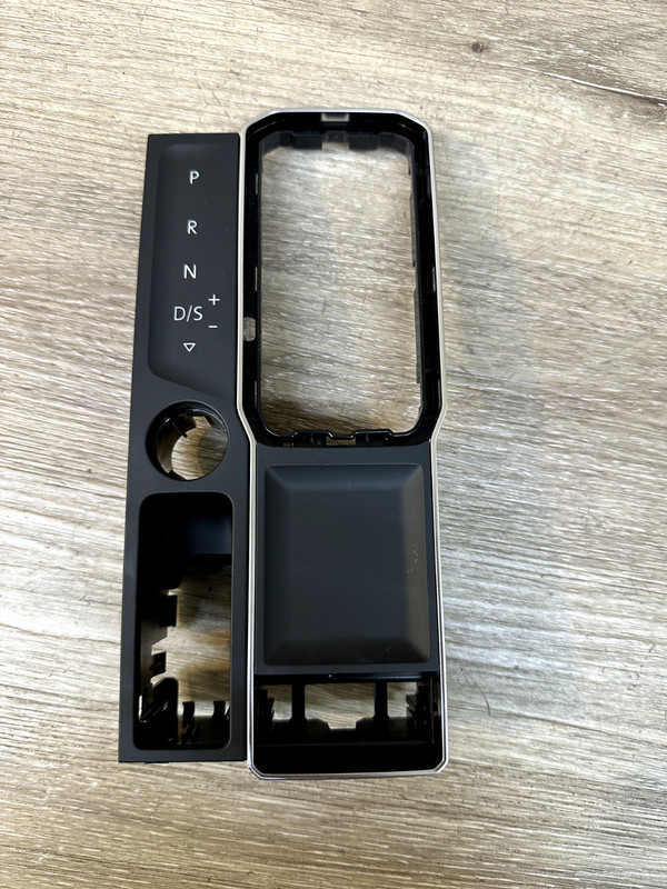 2018-21 VW ATLAS SHIFTER BEZEL OEM PART#3CN713109 B ICL
