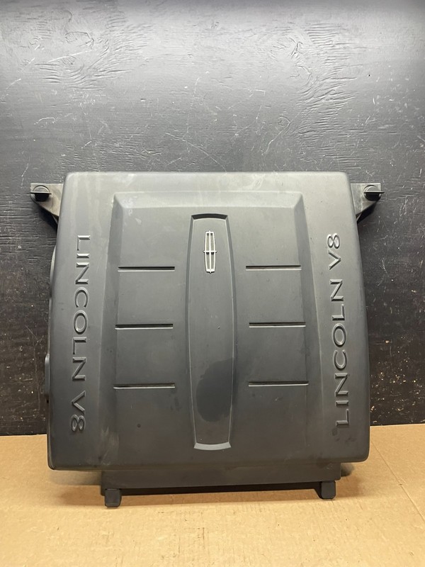 2005 to 2006 Lincoln Navigator 5.4L V8 Engine Motor Cover Y9487 DG