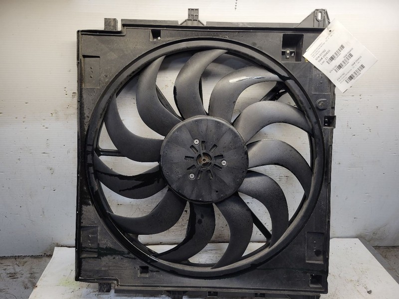 Radiator Fan Motor Fan Assembly Fits 15-22 CANYON 1686466