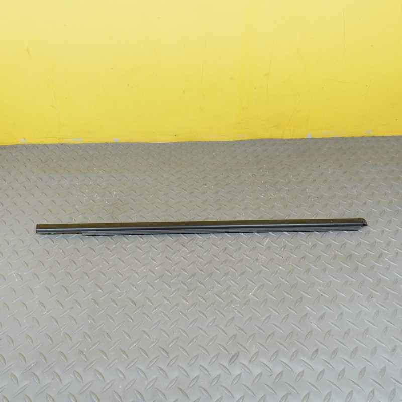 2024-2025 HYUNDAI SANTA FE REAR RIGHT SIDE DOOR WINDOW BELT MOLDING OEM