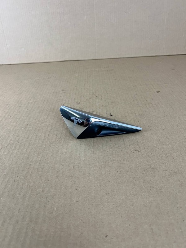 ✅ 17-23 Tesla Model 3 OEM Left Fender Camera Turn Signal 1125107-77-E /crack