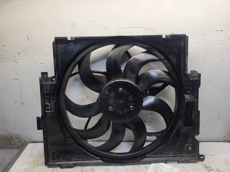 Radiator Fan Motor Fan Assembly 600 Watt Fits 12-16 BMW 328i 1594456
