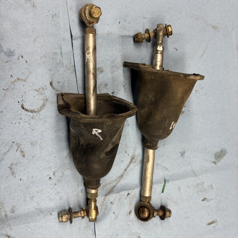 2003 Arctic Cat Mountain Cat 900 1M King Cat steering rod end rubber exit boots