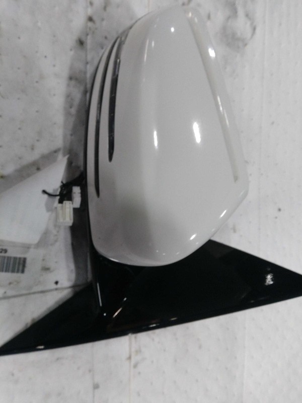 2015 MERCEDES E-CLASS Right Door Mirror Assembly WHITE 3 Gouge, 91000 Mi