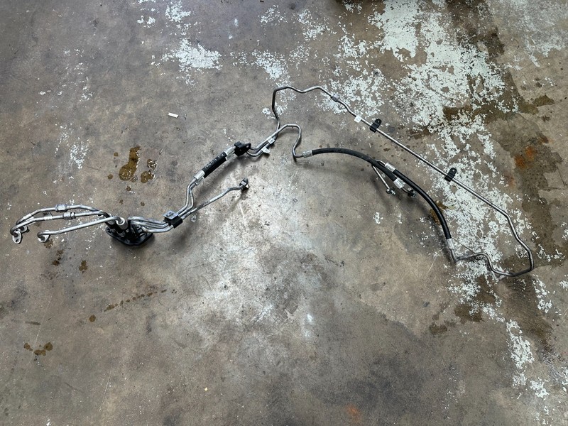 10-19 BMW F10 F12 F06 Dynamic Drive Suspension Valve Block Hose Pipe Line OEM
