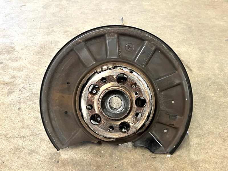 ⭐2010-2016 MERCEDES BENZ W212 E-CLASS RWD REAR LEFT SPINDLE KNUCKLE HUB LOT2465