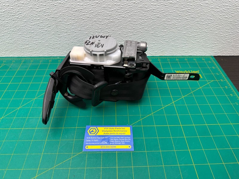 11-17 Volkswagen Touareg FRONT LEFT DRIVER SIDE SEAT BELT OEM