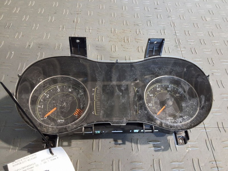 2015 Jeep Cherokee Speedometer Instrument Cluster 140 MPH 2.4L 3.5in Screen