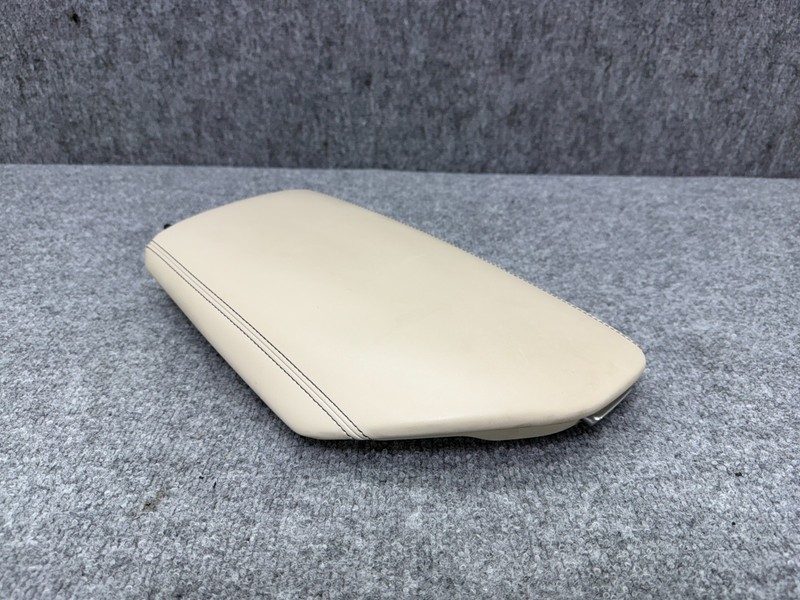 GENESIS GV70 2022-2026 OEM CENTER CONSOLE ARMREST ASSEMBLY (BEIGE)