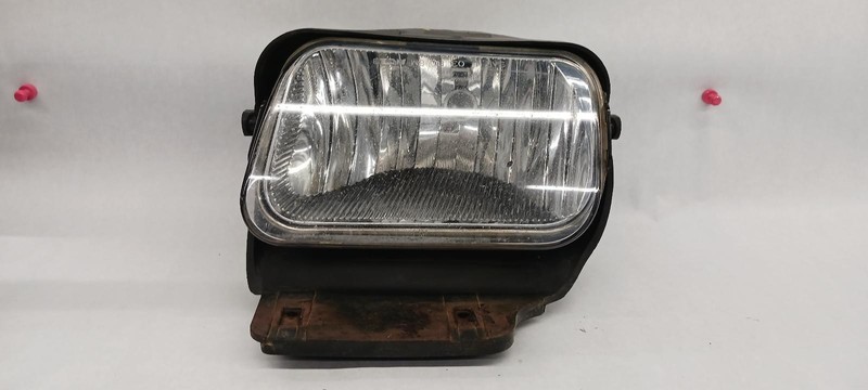 02-'06 CHEVROLET AVALANCHE 1500 Right passenger fog light OEM Grade A!