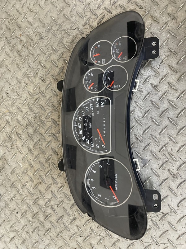 15945374 GMC Envoy Denali Speedometer 171K Tested Oem