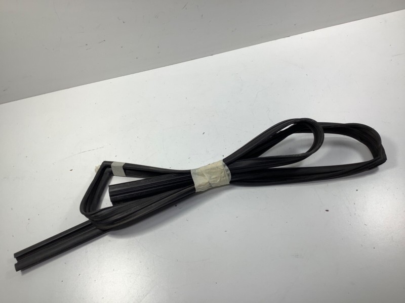 07-11 Honda CR-V Right Rear Door Channel Molding 72735-SWA-A01 OEM
