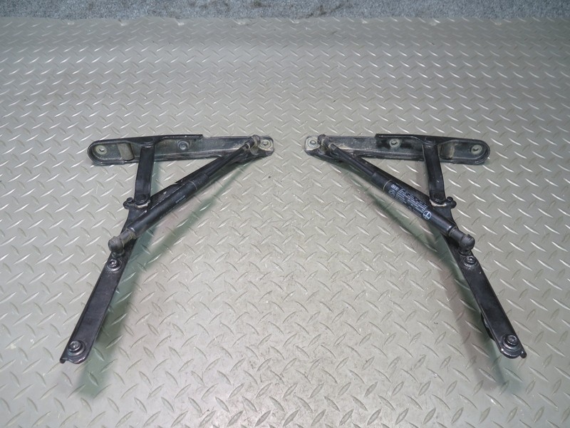 08-19 MASERATI GRANTURISMO M145 REAR LEFT & RIGHT TRUNK LID HINGE SUPPORT SET