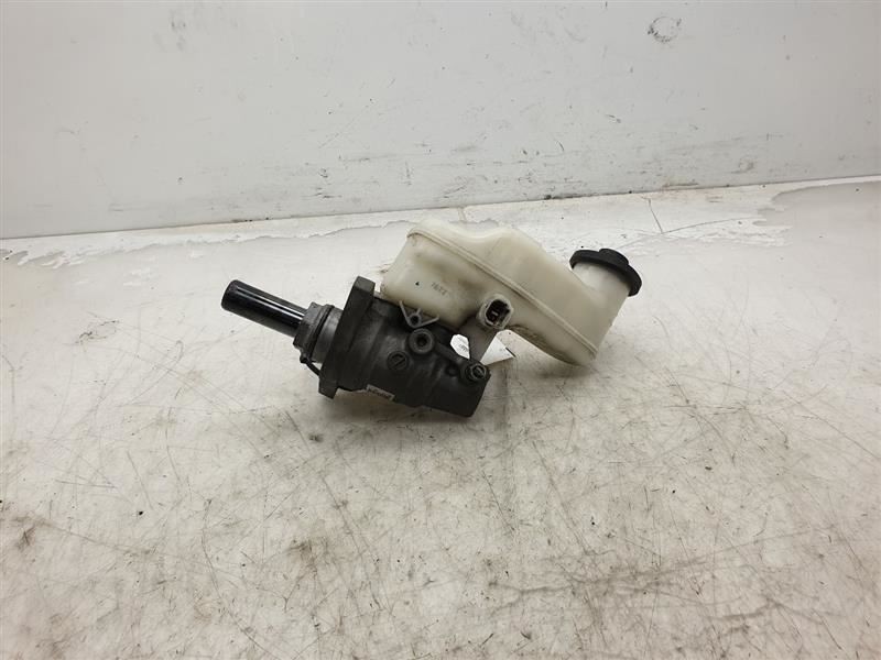 05-07 TOYOTA AVALON 3.5L FWD BRAKE MASTER CYLINDER ASSEMBLY
