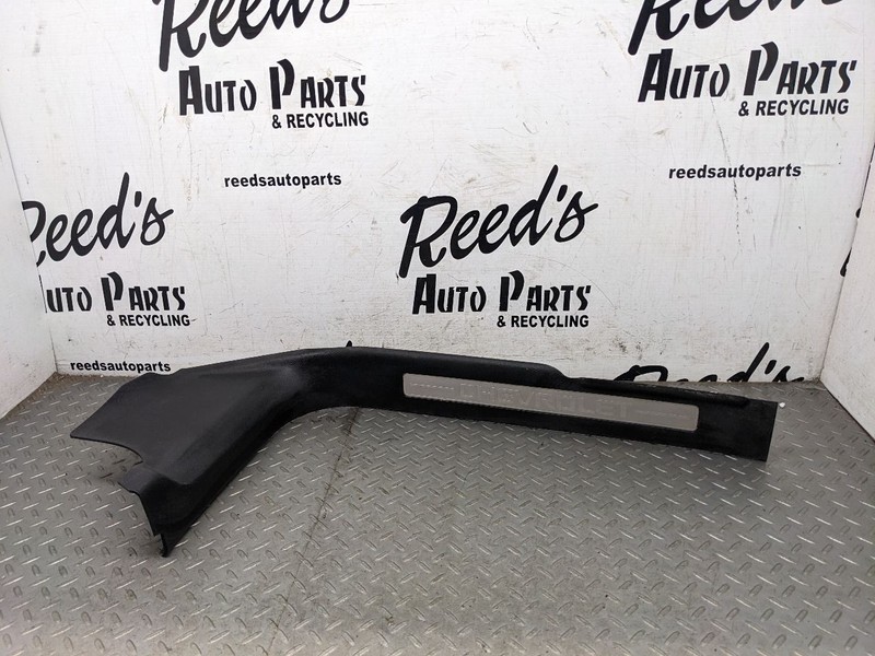 2017-2020 CHEVROLET TAHOE FRONT LEFT DOOR TRIM SCUFF PLATE 206622B 1186300
