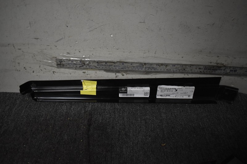 2016-2018 MERCEDES BENZ G65 AMG BASE OUTER WINDOW PILLAR RIGHT SIDE FACTORY OEM