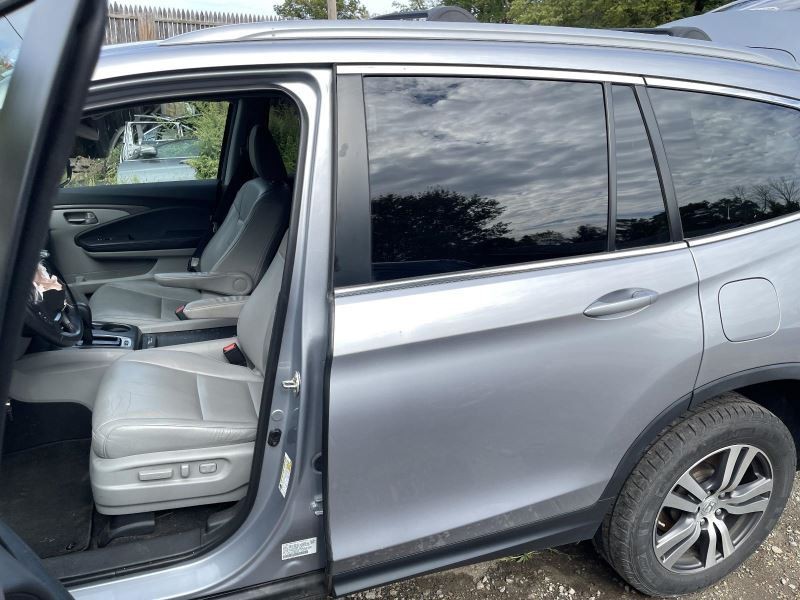 2016-2022 HONDA PILOT LEFT ROCKER W/POST SILVER PC:NH830M 3.5L AT AWD 144K 58061