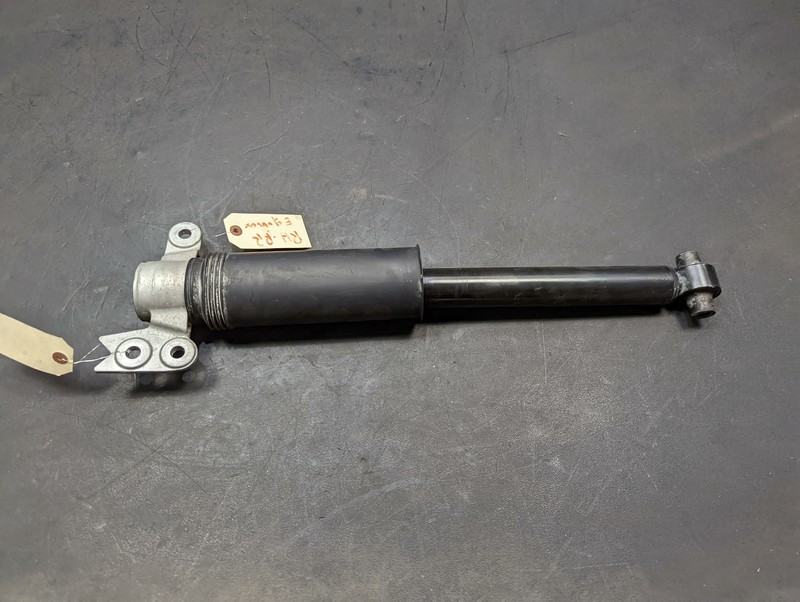 Rear Right Shock Absorber 2018 Chevrolet Equinox 84230393 2019 2020 2021 - 2023