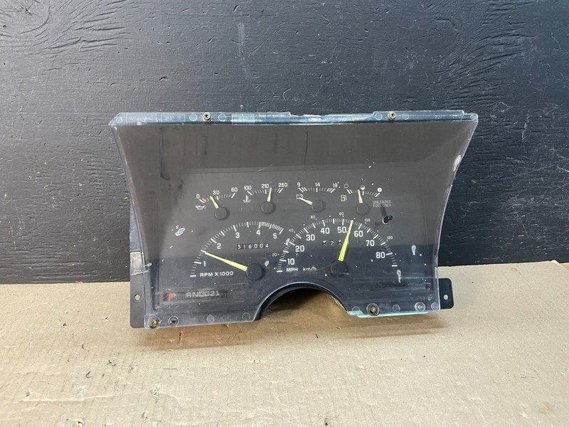 1988-1992 Chevrolet GMC Sierra Silverado Cluster Gauge Speedometer ECM AE3391 DG