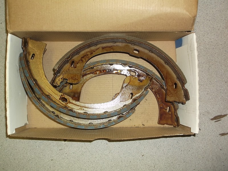 NEW Bendix R811 Reman Relined Parking Brake Shoes *FREE SHIPPING*