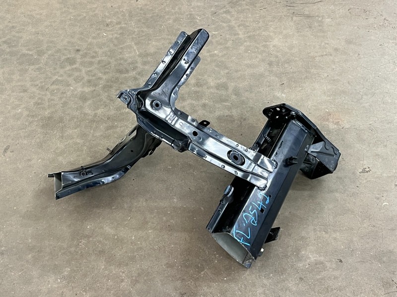 ⭐2011-2018 PORSCHE CAYENNE FRONT LEFT A-PILLAR FENDER MOUNT BRACKET OEM LOT2542