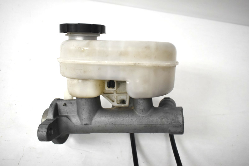 C5-C6 Corvette OEM USED 1997-2013 Brake Master Cyclinder 18016548