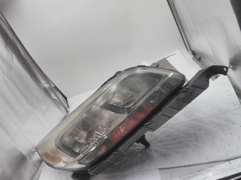 2015 Chevrolet Malibu Right Headlight Assembly Black SLIGHT HAZE 422503