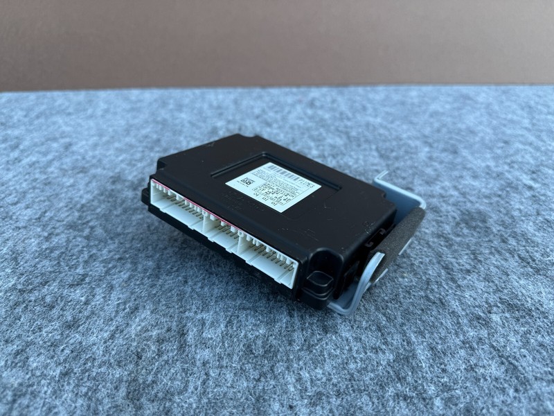 GENESIS G80 2017-2020 OEM BCM BODY CONTROL MODULE UNIT ASSEMBLY