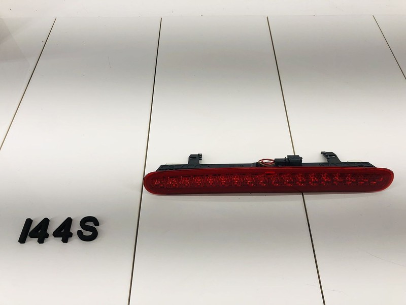 12-19 VOLKSWAGEN BEETLE REAR CENTER TAILGATE LIFTGATE BRAKE LIGHT LAMP OEM