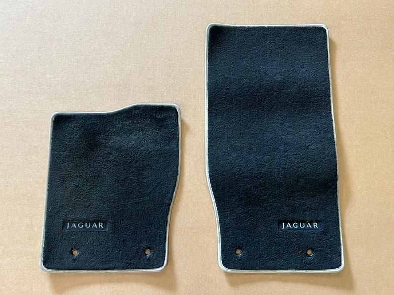 ⭐2007-2015 JAGUAR XK XKR FRONT LEFT & RIGHT FLOOR CARPET MAT SET OEM LOT2662