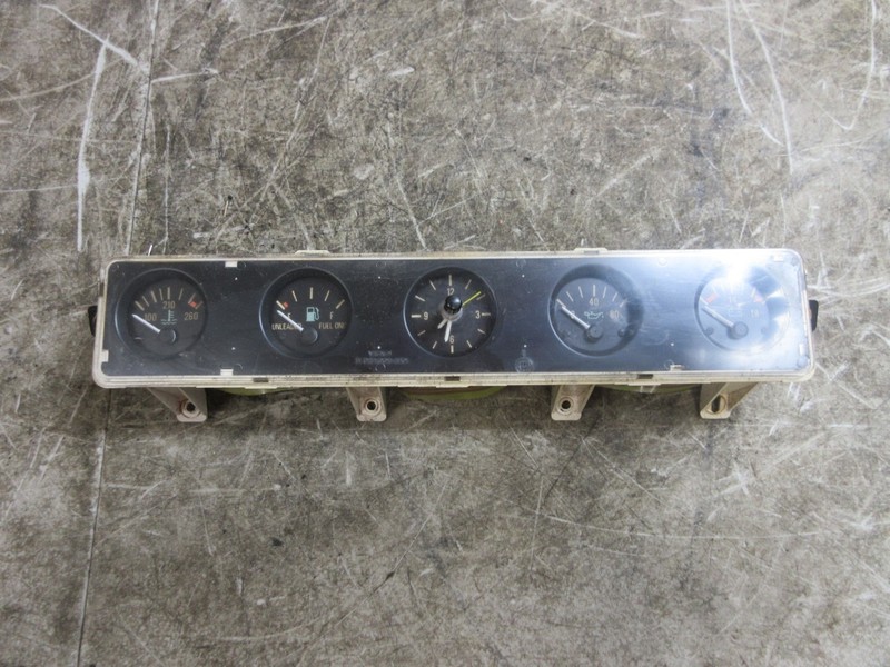 87-91 Jeep Wrangler YJ OEM Center Dash Gauge Set Oil Fuel Temp Clock Cluster