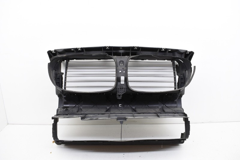2011 BMW 750i FRONT RADIATOR CORE SUPPORT AIR VENT DUCT SHUTTER SHROUD OEM KW71