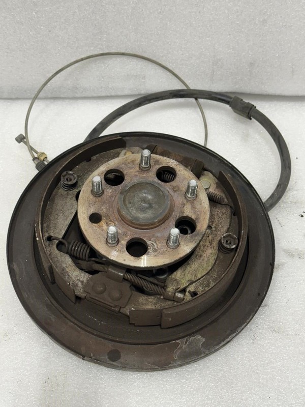 1998 1999 2000 TOYOTA SIENNA LEFT REAR KNUCKLE HUB STUB AXLE