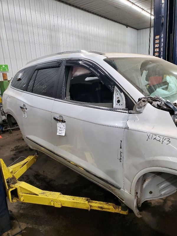 ENCLAVE 2016 Front Door 304300