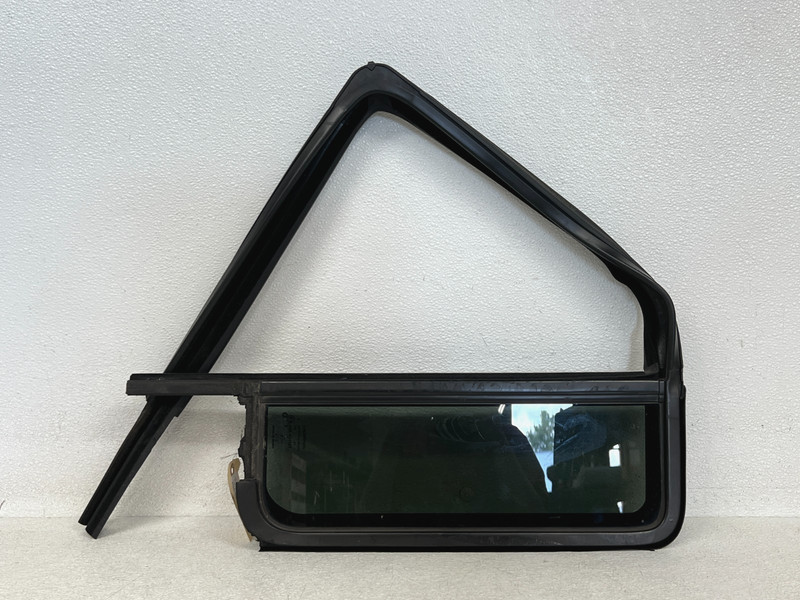 ⭐07-17 JEEP WRANGLER REAR LEFT DRIVER DOOR VENT WINDOW GLASS SEAL OEM LOT2653