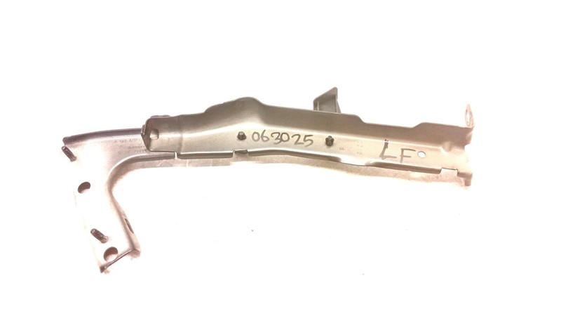 08-17 AUDI 8T A5 S5 COUPE CONVERTIBLE LEFT FENDER VERTICAL BRACKET SUPPORT 06302