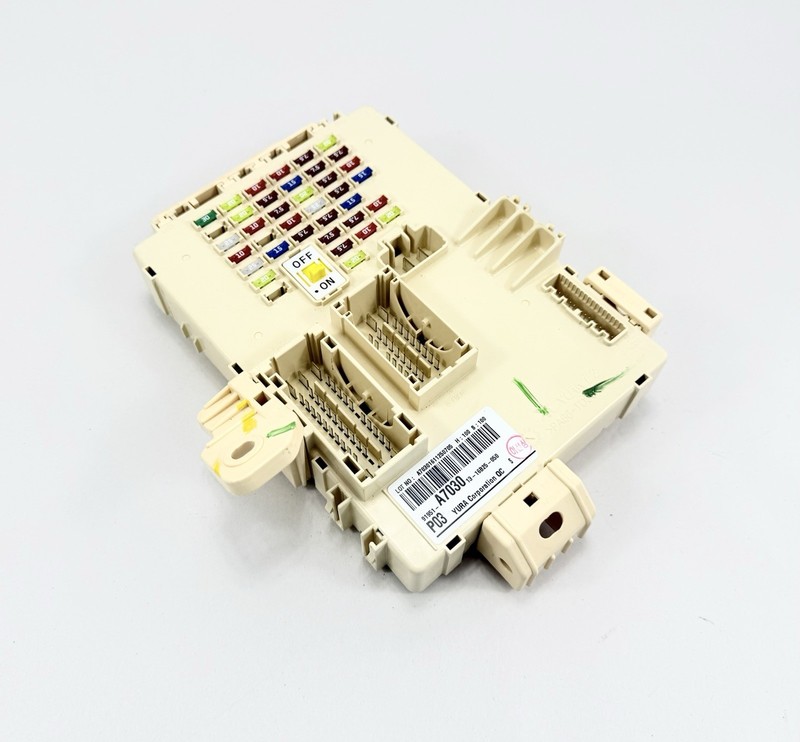 2017-2018 Kia Forte Interior Cabin Junction Block Fuse Box 91951-A7030 OEM