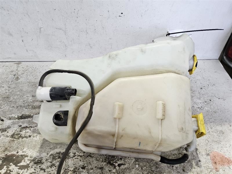 Wash Reservoir Fits 04-09 DODGE 2500 PICKUP 3331877