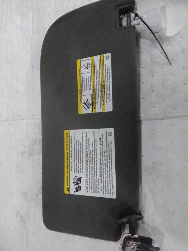 Used Left Sun Visor fits: 2018 Ford F150 PICKUP Crew Cab w/o sunroof w/o illumin
