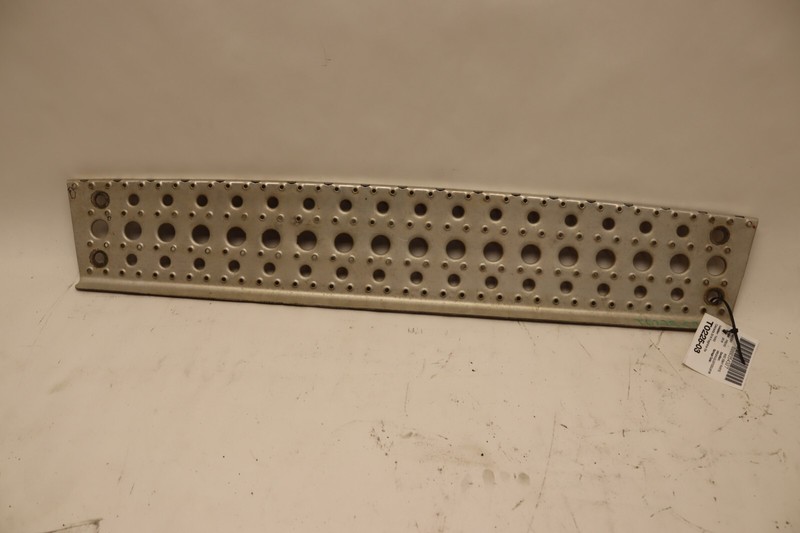 08-17 FREIGHTLINER CASCADIA 125 EVOLUTION STEP SILL PLATE ABOUT 37' X 6.3/4' OEM