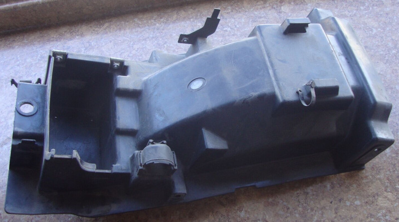 1994 Kawasaki Ninja ZX600 ZX 600 ZX-6 E Under Seat Panel Battery Holder Guard L8
