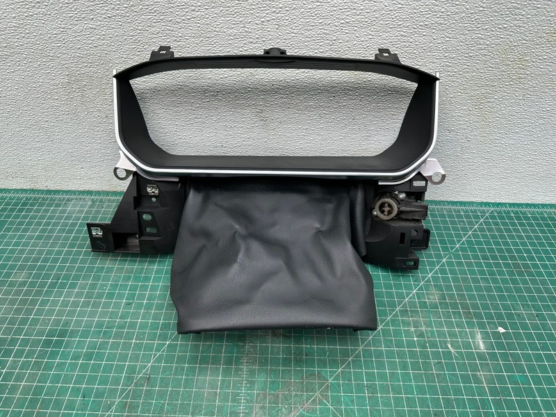 13-22 Range Rover L405 DASH INSTRUMENT CLUSTER SPEEDOMETER BEZEL TRIM COVER OEM