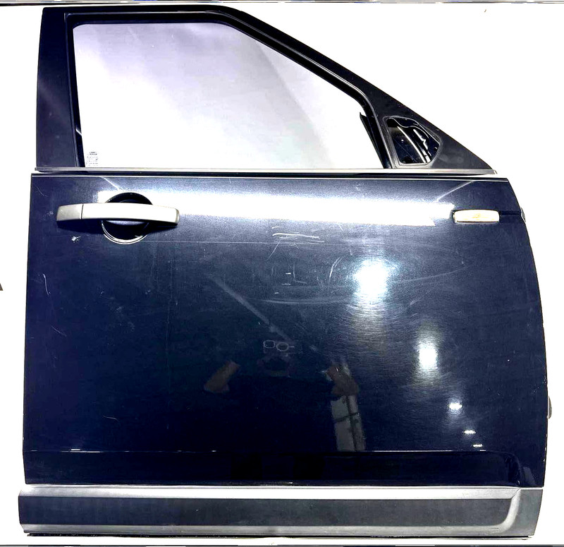 2010-2016 Land Rover LR4 Front Passenger Side RH Door Assembly OEM Scratches