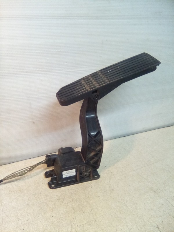 Freightliner Cascadia A01-32622-000 Throttle Pedal