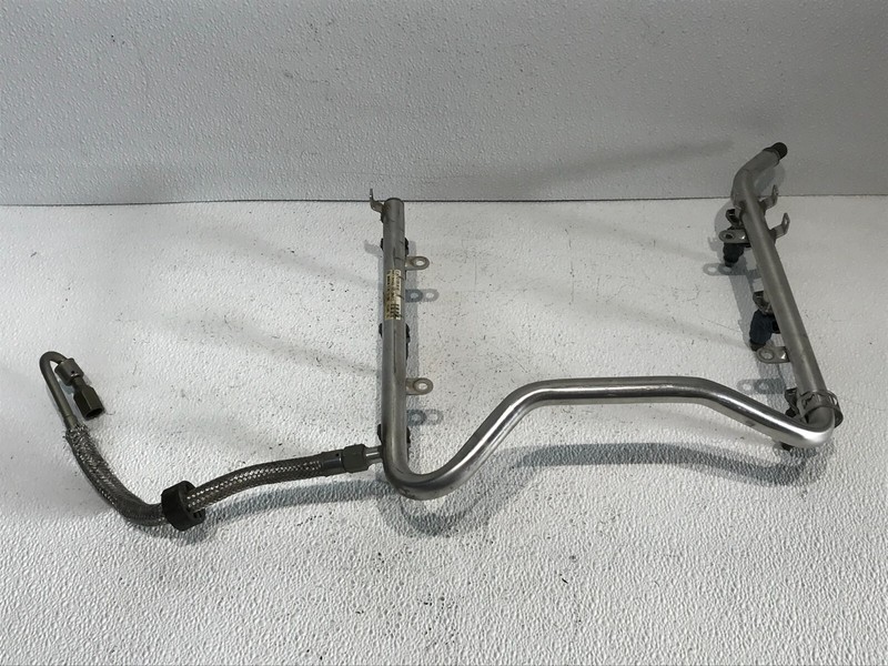 01-05 Mercedes ML320 E320 CLK320 Fuel Injector Rail w/ Injectors Assembly OEM