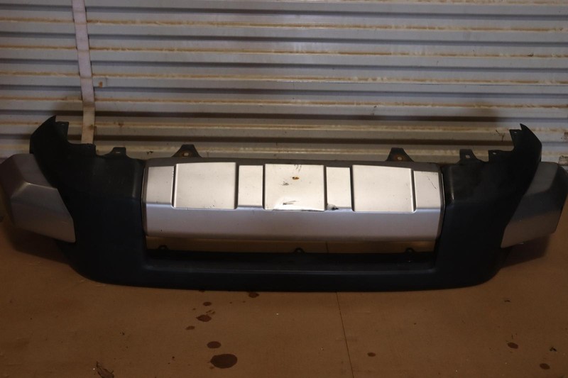 2007-2014 TOYOTA FJ CRUISER FRONT BUMPER COVER COMPLETE OEM