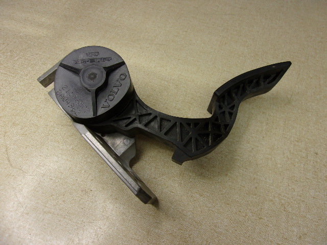 Volvo 21116877 Accelerator Pedal BA04962 133667, used *FREE SHIPPING*